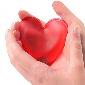 Calentador de manos con forma de corazón Ys-Nsd, alimentado por batería, calentamiento rápido portátil para uso en clima frío - Product Image 1