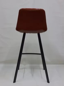 Sillas Altas de Diseño Cómodo con Patas de Metal y Asiento de Cuero PU para Cocina, Bar o Restaurante en Venta - Product Image 4