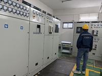 Caja de Distribución Interior Enclausurada de Acero Inoxidable GGD Tipo Fijo de Baja Tensión 400V IP42 con Corriente Nominal de 1600A para