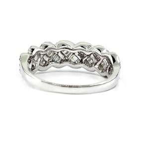 Bague de fiançailles et de mariage classique pour femme, en or blanc 18 carats, diamant naturel taille brillant, bande torsadée fine, sur mesure - Product Image 2