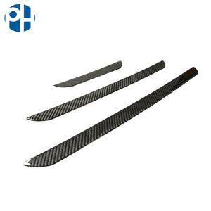 Plaque <span class=keywords><strong>de</strong></span> protection <span class=keywords><strong>de</strong></span> <span class=keywords><strong>seuil</strong></span> <span class=keywords><strong>de</strong></span> <span class=keywords><strong>porte</strong></span> en fibre <span class=keywords><strong>de</strong></span> carbone PVC noire PH Car, universelle, installation par ruban adhésif - Product Image 2