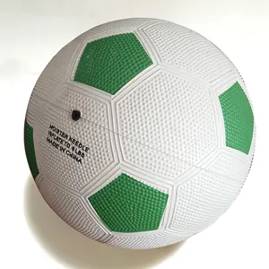 Palloni da calcio personalizzati per articoli sportivi con vescica di gomma all'ingrosso della fabbrica taglia 3 4 5 calcio in gomma