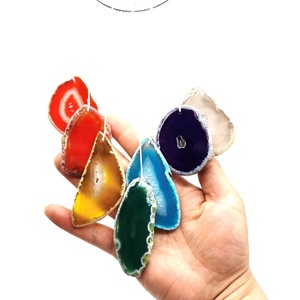 Enveloppé à la main grande taille gravier naturel <span class=keywords><strong>jade</strong></span> cristal <span class=keywords><strong>arbre</strong></span> <span class=keywords><strong>de</strong></span> vie agate pièce pendentif décoration <span class=keywords><strong>de</strong></span> jardin rideau pendentif pour la maison - Product Image 3