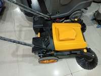 Mini balayeuse de route à main électrique Walk-Behind Floor Sweeper Cleaner Machine