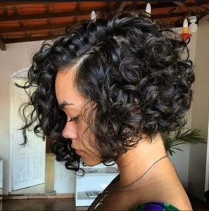 Perruque synthétique courte bouclée noire et bordeaux pas chère pour <span class=keywords><strong>femme</strong></span>, <span class=keywords><strong>coupe</strong></span> pixie, sans colle, avec raie latérale - Product Image 1