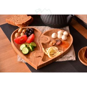 Plateau de service divisé en bambou Forme de coeur Design Salade de fromage Fruits Plats en bois - Product Image 1