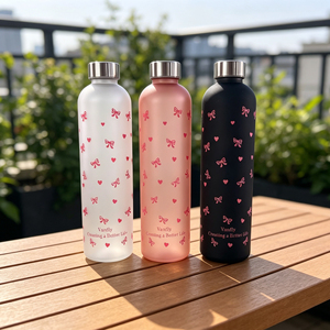 Bottiglie d'acqua in plastica PC da 1000 ml di grande capacità, stampate con un grazioso fiocco <span class=keywords><strong>rosa</strong></span>, adatte per uscire e per il campeggio, per studenti. - Product Image 1