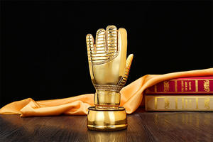 Trofi Bola Basket Polyresin Diskon Besar, Piala Sarung Tangan Kiper Emas Custom, Souvenir Bertema Olahraga Lukis Tangan untuk Penggemar - Product Image 5