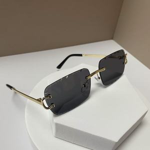 <span class=keywords><strong>Gafas</strong></span> <span class=keywords><strong>de</strong></span> <span class=keywords><strong>Sol</strong></span> <span class=keywords><strong>de</strong></span> Diseño <span class=keywords><strong>de</strong></span> Lujo <span class=keywords><strong>con</strong></span> Corte <span class=keywords><strong>de</strong></span> Diamante Sin Montura para Mujer y Hombre, Tendencia 2025, <span class=keywords><strong>con</strong></span> Caja y Recibos - Product Image 3