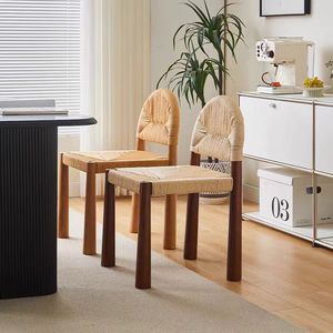 Silla vintage de madera maciza y ratán tejido con respaldo para comedor, uso adulto - Product Image 1