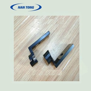 Soporte para Cabezal de Grapadora Nantong M2000 DQ404-56, Accesorio Metálico para Máquina Grapadora - Product Image 1