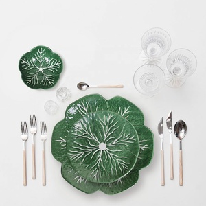 JINTCH <span class=keywords><strong>Vaisselle</strong></span> verte gaufrée en forme de fleur <span class=keywords><strong>Vaisselle</strong></span> en <span class=keywords><strong>porcelaine</strong></span> gravée Ensemble de <span class=keywords><strong>vaisselle</strong></span> - Product Image 4