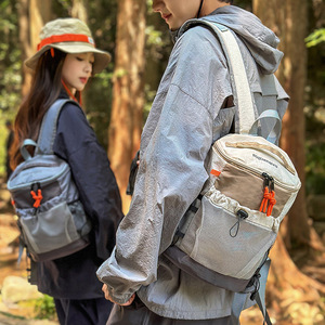 Sac à dos de randonnée léger 18 pouces avec bretelles réglables, imperméable, unisexe, sac de voyage pour l'extérieur - Product Image 1