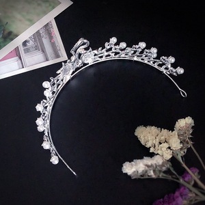 Fermaglio per Capelli a Forma di Cigno per Bambine, Tiara e Corona per Matrimonio, Accessorio Corona Floreale - Product Image 3