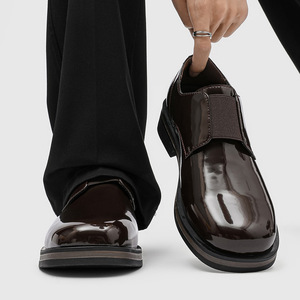 Chaussures habillées décontractées en cuir verni pour hommes, noires, à bout carré, sans lacets, design haut de gamme - Product Image 4