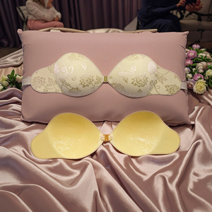 Sous-vêtements adhésifs sans bretelles en dentelle respirante pour robe de mariée femme - Product Image 1