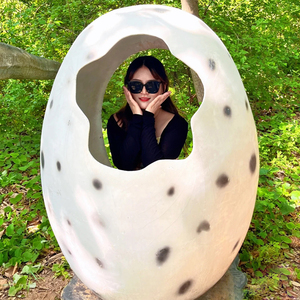 Sculpture géante décorative en forme d'œuf avec trou photo, statue d'œuf <span class=keywords><strong>de</strong></span> Pâques en fibre <span class=keywords><strong>de</strong></span> verre, statue d'œuf <span class=keywords><strong>de</strong></span> dinosaure en résine pour événements et ventes - Product Image 6