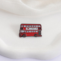 En gros, Pin's vintage rouge 'I Love London Bus' en émail souple pour magasin de souvenirs, cadeau de voyage, souvenir de fête, sac à dos
