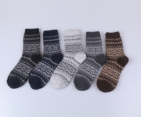 Chaussettes pour hommes en laine de haute qualité Chaussettes chaudes d'hiver flocon de neige emballées sur mesure Offre Spéciale vente en gros avec option de chaussettes cadeaux