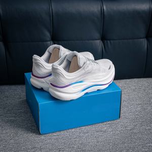 Chaussures de course de haute qualité pour hommes et femmes, originales, luxueuses, respirantes, confortables, décontractées et intemporelles - Product Image 2