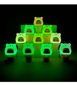 Nouveauté 2025 : Breloques en résine animaux de dessin animé mignons, luminescentes dans le noir, résistantes à la corrosion et durcissables à la chaleur, pour porte-clés créatifs DIY - Product Image 5