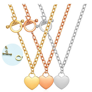 Collar con colgante de corazón de acero inoxidable con cierre de palanca para mujer, regalo, uso diario, opciones de color oro, oro rosa y plata. - Product Image 1
