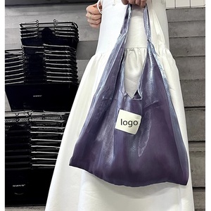 Borsa a mano in raso lucido effetto fata, in organza scintillante, leggera, borsa tote aperta per scuola e shopping, borsa a tracolla singola da sottobraccio, pochette - Product Image 6