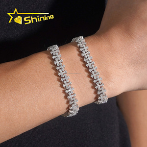 สร้อยข้อมือแบบ Cuban Link รูปหัวใจชุบโครเมียม ประดับเพชรโมอิสซาไนต์ VVS แท้ ผ่านการทดสอบเพชร  ทำจากเงินแท้ 925 สไตล์ฮิปฮอป  สามารถสั่งทำได้ - Product Image 3