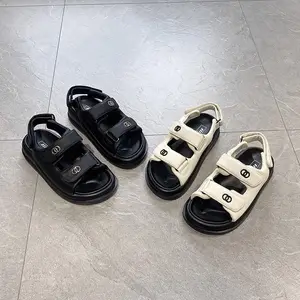 ガールズサンダル2024夏の新しい子供靴リトルガールズプリンセスシューズソフトソール滑り止めミドルラージチルドレンファッショナブル