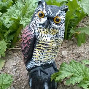Ahuyentador de Aves para Huertos y Señuelo de Caza con Energía Solar, Sensor de Movimiento, Impermeable, Sonoro y con Ojos Luminosos, Modelo Búho - Product Image 2