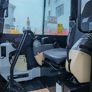 Excavadora de cadenas Caterpillar 305.5E usada de 5.5 toneladas con líneas de martillos, año 2019, en buen estado de funcionamiento, miniexcavadora con certificación CE EPA - Product Image 6