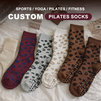 Chaussettes antidérapantes personnalisées à imprimé léopard pour femmes, chaussettes de yoga, de pilates et de gym