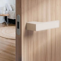 Serrure de porte contemporaine durable en zinc plaqué, écologique, résistante à la corrosion, avec trou de serrure dissimulé et mécanisme magnétique silencieux pour la maison