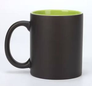 Mug magique en céramique noir mat de 11 oz, changeant de couleur à l'eau chaude, pour sublimation, avec intérieur coloré - Product Image 3