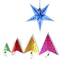Vorrätige Feiertagsdekorationen Handgefertigte 3D-Laserschnitt Weihnachts-Fünfzackiger Stern Deckenanhänger Papierstern-Lichtdekoration