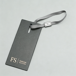 Etiquetas colgantes de papel de lujo reciclado personalizadas con logotipos en relieve para ropa, prendas de lujo y joyería. - Product Image 5