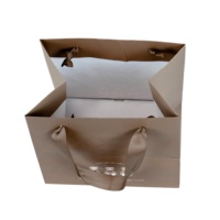 Sac cadeau en papier de luxe écologique avec motif ours en peluche, sac fourre-tout en papier brun mat épais avec poignée en ruban pour la vente au détail/cadeaux