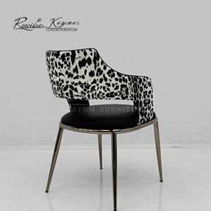 Fauteuil de salle à manger personnalisable en cuir PU Keynes, imprimé léopard, pieds en métal, vente en gros pour la maison et le commerce - Product Image 5