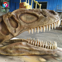 Réplique de squelette de dinosaure T-Rex du musée des dinosaures