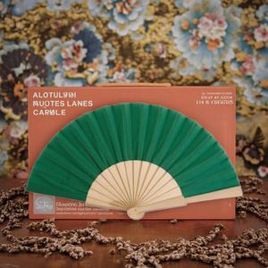 Abanico Plegable de Bambú Personalizado con Arte Folclórico, Estilo Japandi, con Patrón Tallado de Flores, Incluye Bolsa, para Recuerdo - Product Image 1