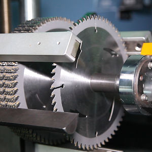 MLH-300J全自動バックアングル研削盤 (ロボットアーム) - Product Image 2