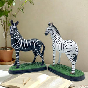 Grande sculpture de zèbre colorée pour extérieur, idéale pour parcs, zones scéniques, centres commerciaux, hôtels, jardins d'enfants et bureaux de vente. - Product Image 3