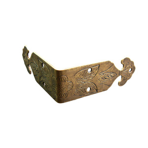 Copper <b>Corner</b> <b>Protector</b> 4x4x1.5cm Traditional Design For Cabinet Doors Durable Hardware - Product Image 5