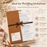 Suite d'invitations de mariage personnalisées avec pochette, carte gaufrée à l'or et ruban en satin, invitations pliées avec pochette, vente en gros