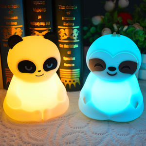面白いギフト色変化するナイトライトLEDスクイシーノベルティアニマルナイトランプ食品グレードシリコーンナマケモノナイトライト子供用 - Product Image 4