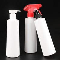 Les vaporisateurs et les pulvérisateurs en plastique sont utilisés pour les bouteilles de nettoyage des taches d'huile d'eau de nettoyage de voiture