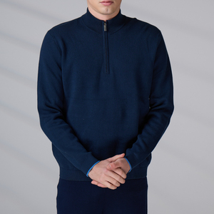 Sweat-shirt à col montant personnalisé avec logo, certifié GOTS, en maille jacquard d'hiver, pull à quart de zip en coton tricoté pour homme à manches longues - Product Image 3