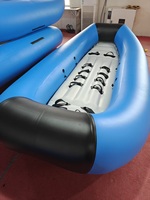 Un kayak multi-personnes adapté aux sports nautiques et aux compétitions. En stock pour livraison immédiate