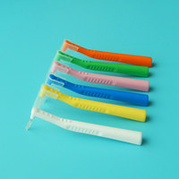 Brosse interdentaire en forme de L pour le nettoyage des micro-dents, noyau en acier durable, plusieurs tailles, emballage personnalisé avec logo imprimé pour les soins bucco-dentaires et les appareils dentaires
