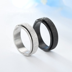 Anelli Girevoli Antistress alla Moda 2022 per Uomo e Donna, Gioielli in Acciaio Inossidabile Opaco, Anello Rotante per Coppie a Prezzo Conveniente - Product Image 4